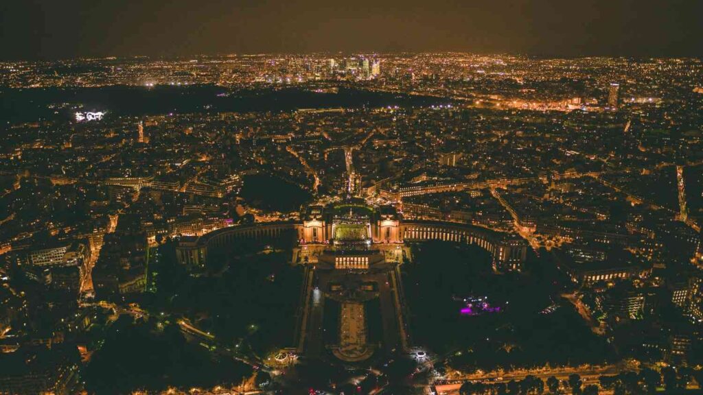 night life in Paris